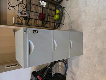 Laden kast archief beschikbaar voor biedingen