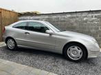 Mercedes-Benz C 180 Benzine Leder Bluetooth Slechts 98000km, Auto's, Mercedes-Benz, 90 kW, Achterwielaandrijving, 174 g/km, Zwart