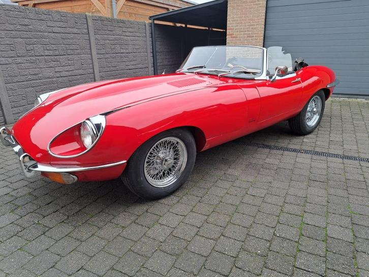 Jaguar E-type series 2, Auto's, Oldtimers, Particulier, Jaguar, Benzine, Cabriolet, 2 deurs, Handgeschakeld, Rood, Zwart, Leder