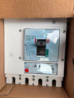 Legrand DPX³ 630 vermogensschakelaar., Doe-het-zelf en Bouw, Elektriciteit en Kabels, Ophalen, Zo goed als nieuw