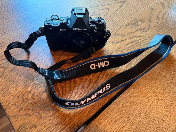 Olympus OM-D E-M5 Mark II + 2 lenzen + tas, Audio, Tv en Foto, Fotocamera's Digitaal, Zo goed als nieuw, Olympus, 8 keer of meer