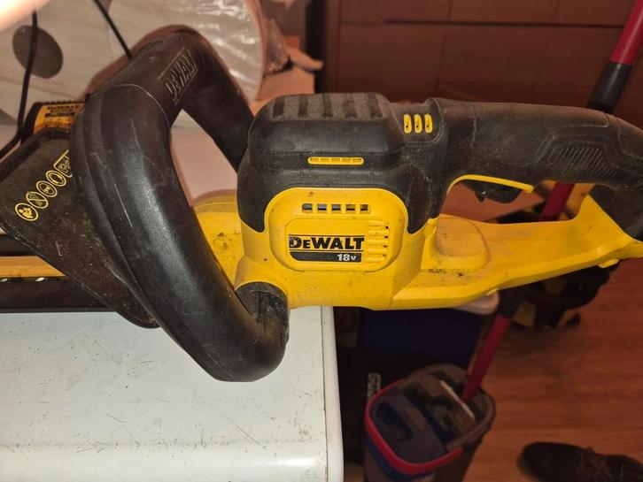 Dewalt accu heggenschaar, Tuin en Terras, Heggenscharen, Gebruikt, Accu, Ophalen