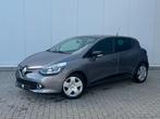 ✅Renault Clio 1.2i GARANTIE Airco Pano Navi Trekh Cruise PDC, Auto's, Voorwielaandrijving, Euro 5, Zwart, 1055 kg