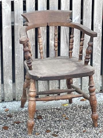 Authentieke Engelse captain's chair beschikbaar voor biedingen