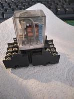 Relais 4 polig spoel 12vDC, Enlèvement ou Envoi, Neuf