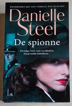 Danielle Steel - De spionne, Ophalen, Zo goed als nieuw, Danielle Steel