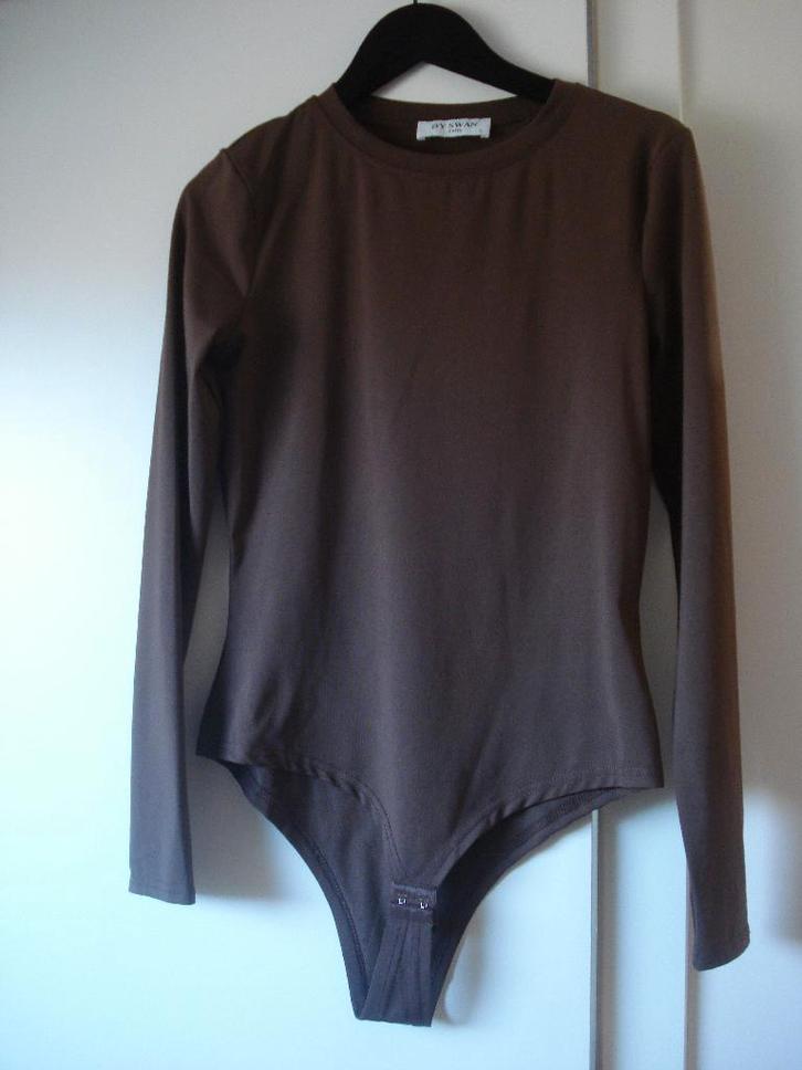 *VAL* BY SWAN bruine body, dames. mt L, Kleding | Dames, Blouses en Tunieken, Gedragen, Maat 42/44 (L), Bruin, Ophalen of Verzenden