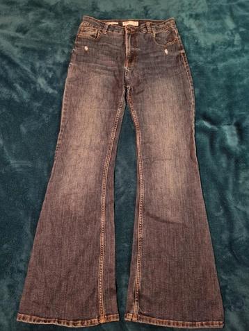 Flared yeans Berschka maat 42 beschikbaar voor biedingen