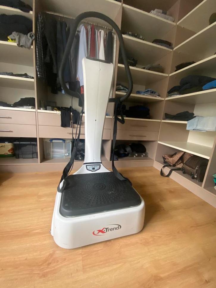 Powerplate X trend lv 1000, Sport en Fitness, Fitnessapparatuur, Gebruikt, Trilplaat, Armen, Benen, Borst, Buik, Rug, Metaal, Ophalen