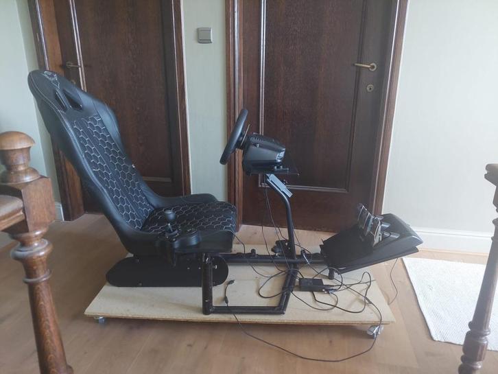 G920 Driving Force Racing Wheel, pedals and gear bundle, Games en Spelcomputers, Spelcomputers | Xbox | Accessoires, Zo goed als nieuw