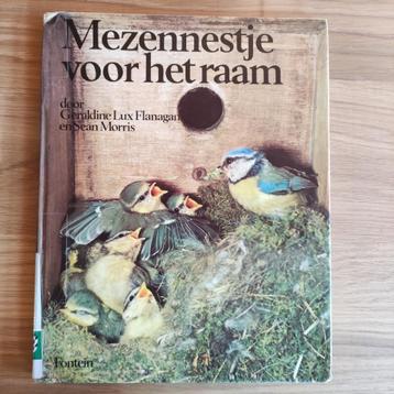 Mezennestje voor het raam beschikbaar voor biedingen
