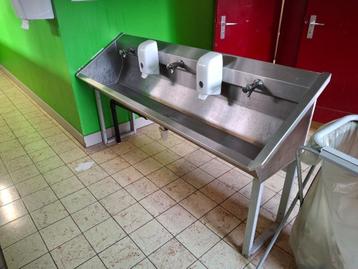 2x inox lavabo met 3 kraantjes 180cm breed beschikbaar voor biedingen
