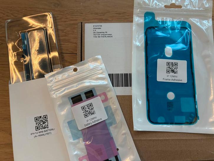 iPhone 12 mini batterij en nodige stickers, Telecommunicatie, Mobiele telefoons | Batterijen en Accu's, Nieuw, Apple iPhone, Ophalen of Verzenden