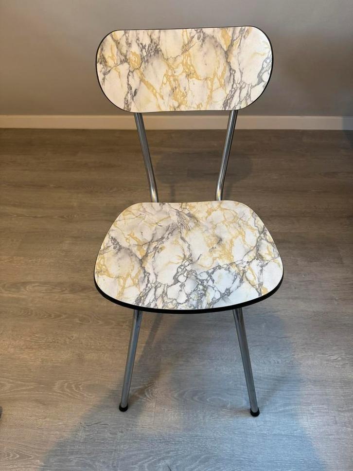 Set van 4 vintage stoelen met marmerlook, Huis en Inrichting, Stoelen, Gebruikt, Vier, Kunststof, Metaal, Ophalen