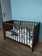 Babybed met matras 120x60 cm in hoogte verstelbaar, Kinderen en Baby's, Ophalen, Gebruikt, Ledikant