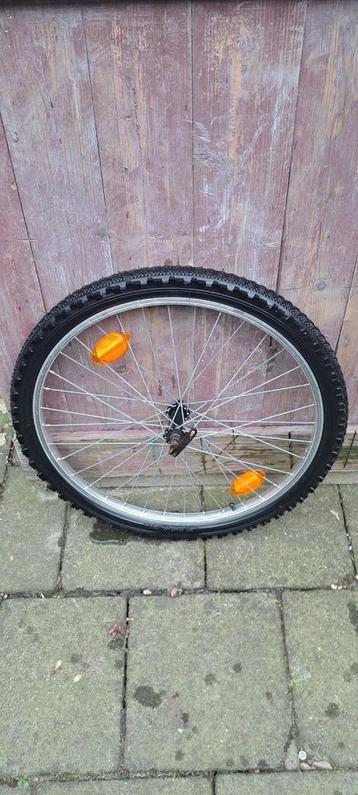 Nieuw voorwiel 24" beschikbaar voor biedingen