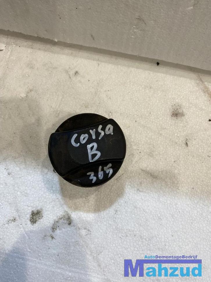OPEL CORSA B Tankdop 1994-1999, Auto-onderdelen, Brandstofsystemen, Opel, Gebruikt, Ophalen of Verzenden