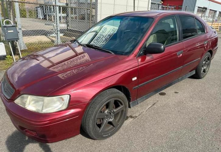 Honda accord  Deel één aanwezig deel twee is kwijt, Autos, Honda, Entreprise, Accord, Essence, Carnet d'entretien, Enlèvement