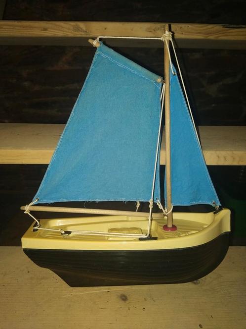 Mooie bevaarbare zeilboot uit 1964, Hobby en Vrije tijd, Modelbouw | Boten en Schepen, Gebruikt, Ophalen