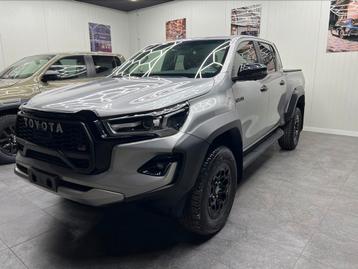 TOYOTA HILUX GR SPORT 2 AUTOMAAT 2025 NIEUW, Auto's, Toyota, Automaat, 4 deurs, Euro 6, Bedrijf