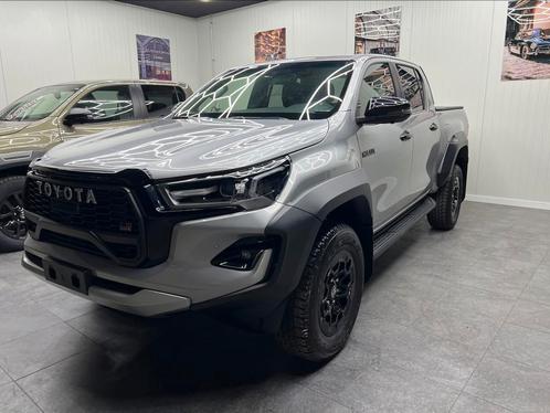 TOYOTA HILUX GR SPORT 2 AUTOMAAT 2025 NIEUW, Auto's, Toyota, Bedrijf, Hilux, Diesel, Euro 6, SUV of Terreinwagen, 4 deurs, Automaat