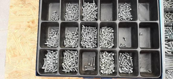 Vijzen schroeven assortiment koffer BERNER, Doe-het-zelf en Bouw, IJzerwaren en Bevestigingsmiddelen, Zo goed als nieuw, Schroeven