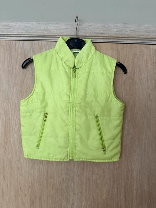 Fluo groene bodywarmer ZEB Maat 140, Kinderen en Baby's, Kinderkleding | Maat 140, Zo goed als nieuw, Meisje, Trui of Vest, Ophalen of Verzenden