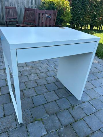 Bureau enfant beschikbaar voor biedingen