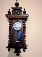 Horloge murale carillon.  Bois sculpté ancien., Antiquités & Art, Antiquités | Horloges, Enlèvement