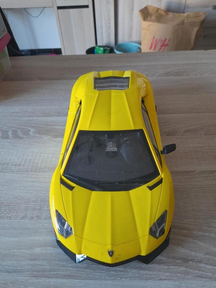 Lamborghini Aventador LP720-4 27MHZ wel defect aan baterij, Hobby en Vrije tijd, Modelbouw | Radiografisch | Overige, Gebruikt
