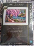 Borduurpakket Cherry Blossom Creek van Dimensions Gold, Hobby & Loisirs créatifs, Broderie & Machines à broder, Set à broder, Envoi