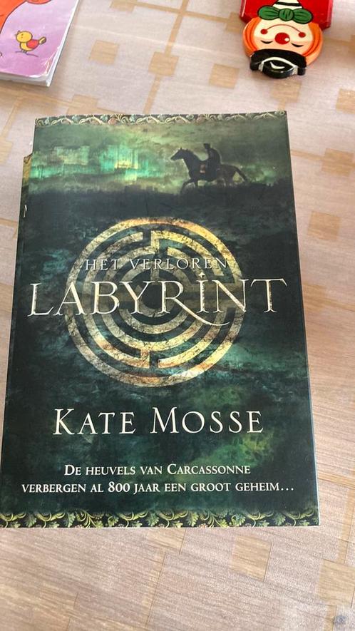 K. Mosse - Het verloren Labyrint, Boeken, Romans, Gelezen, Ophalen of Verzenden