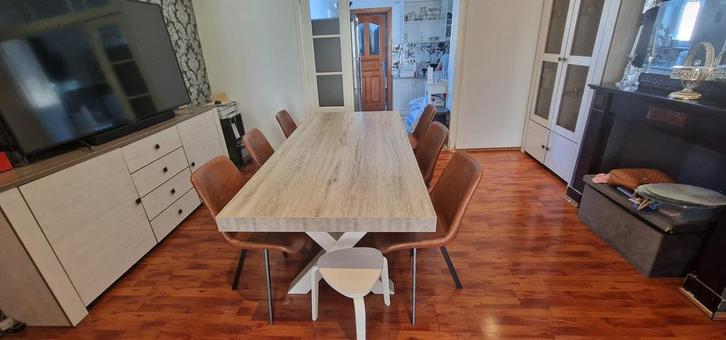„Moderne eet- en woonkamerset, Huis en Inrichting, Complete eetkamers, Zo goed als nieuw, 4 tot 6 stoelen, Ophalen