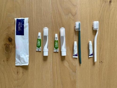 (Reis)Tandenborstels + mini tandpasta’s - Nieuw!, Handtassen en Accessoires, Uiterlijk | Mondverzorging, Nieuw, Tandenborstel