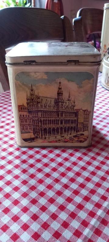 VINTAGE -oude ijzeren kist FAIGNARD Tournai 