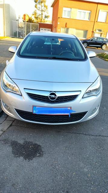 Opel  Astra    1.6 i  automaat beschikbaar voor biedingen