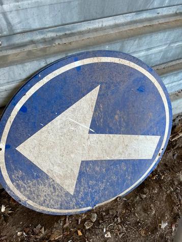 2 gebodsborden beschikbaar voor biedingen
