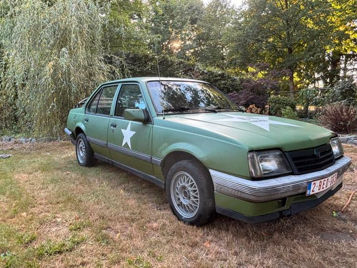 Opel ascona, Auto's, Opel, Particulier, Ascona, Benzine, Berline, 5 deurs, Automaat, Groen, Bruin, Stof, Voorwielaandrijving, Ophalen