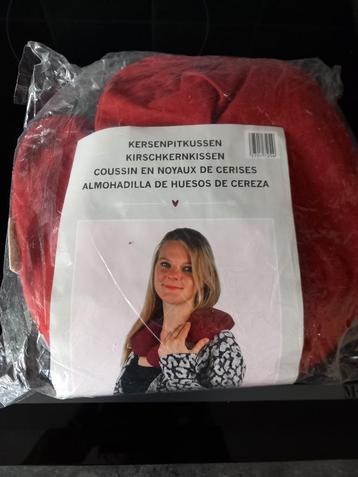 kersenpitkussen beschikbaar voor biedingen