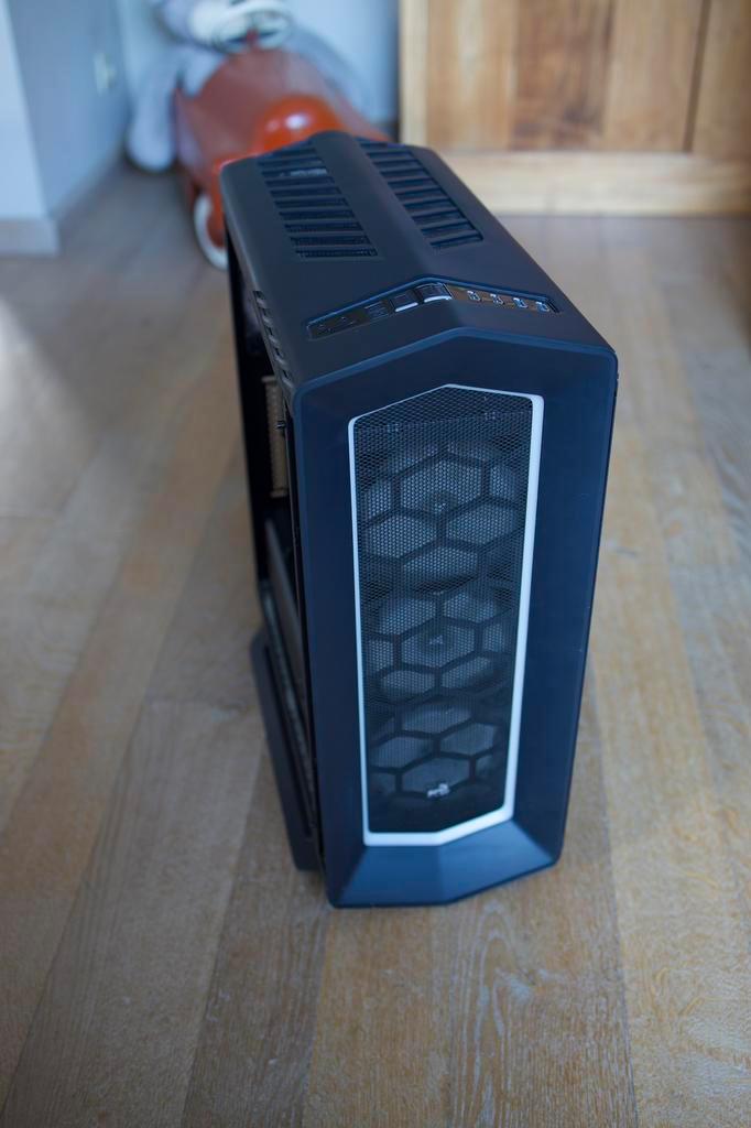 Game/workstation desktop!, Computers en Software, Desktop Pc's, Zo goed als nieuw, 4 Ghz of meer, HDD, SSD, 16 GB, Met videokaart