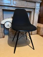 10 Vitra Eames Plastic side Chair RE DSW full upholstery, Ophalen, Zo goed als nieuw, Eén