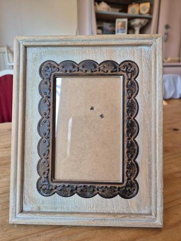 Fotokader hout met metalen versiering in brons 10 x 15 cm beschikbaar voor biedingen