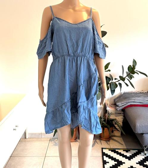 Sexy denim dress (size M/L), Kleding | Dames, Jurken, Gedragen, Maat 38/40 (M), Blauw, Boven de knie, Ophalen of Verzenden