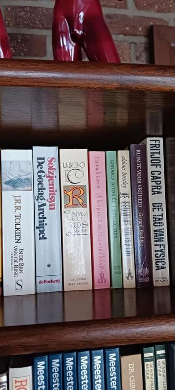 Romans/encyclopediën, atlassen, enz beschikbaar voor biedingen