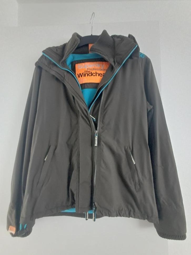 Superdry - Windcheater (mt L), Kleding | Dames, Jassen | Winter, Zo goed als nieuw, Maat 42/44 (L), Grijs, Ophalen of Verzenden