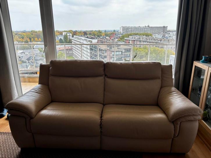 Beige leren bank, Huis en Inrichting, Zetels | Zetels, Zo goed als nieuw, Rechte bank, Overige maten, 200 tot 250 cm, 100 tot 125 cm