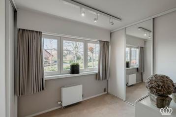 Maatwerk kledingkast beschikbaar voor biedingen