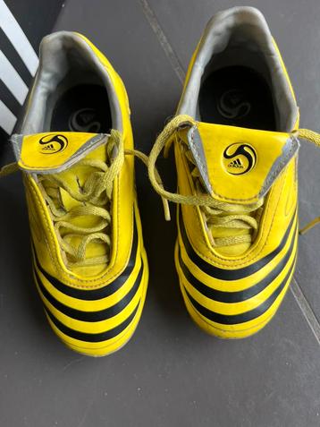 Adidas voetbalschoentjes maat 28 beschikbaar voor biedingen