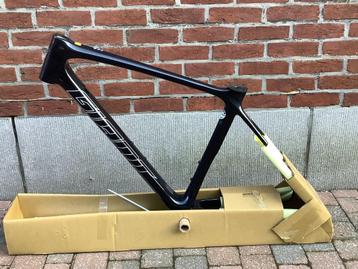 Giant TCR Advanced Disc 1 frame 2023 beschikbaar voor biedingen