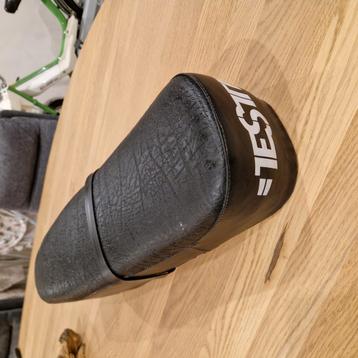 Zadel Testi italiaans beschikbaar voor biedingen